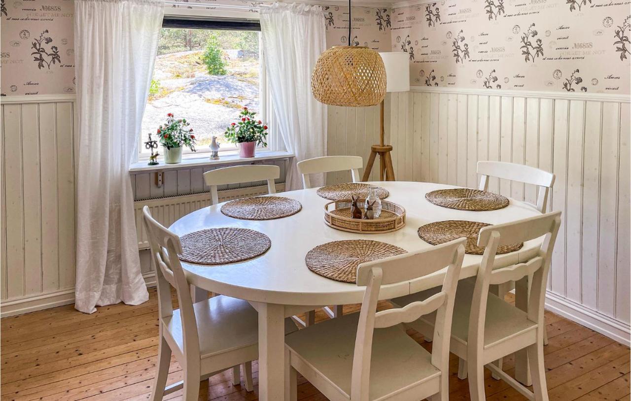 Cozy Home In Strmstad With Wifi Stromstad Exterior photo
